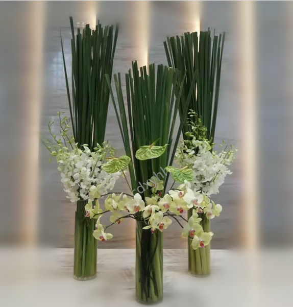 辦公室玻璃瓶插花